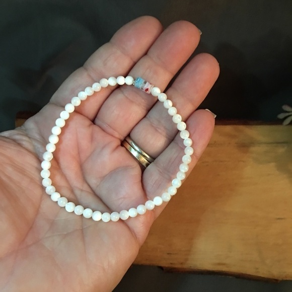 ❇️❤️ semiprecious mini mother of pearl bracelet - Picture 2 of 6